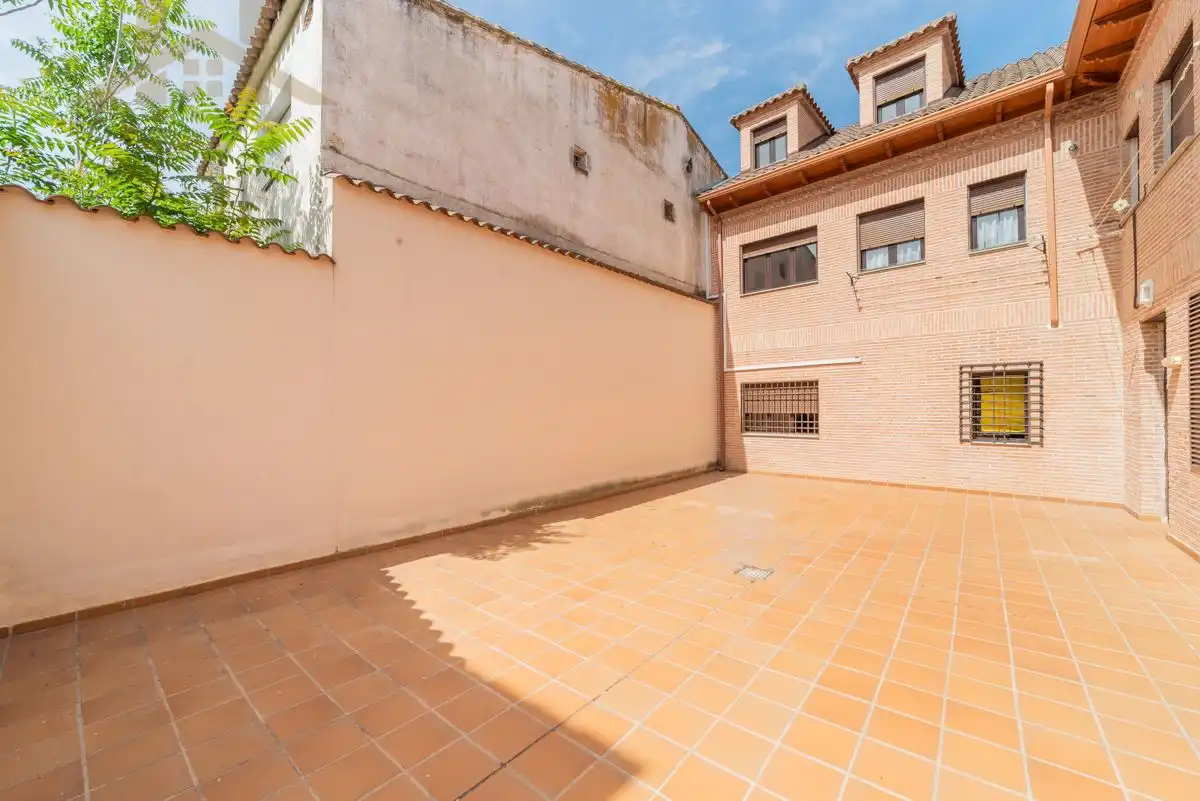 Vista exterior de Dúplex en venda en Griñón amb Aire condicionat, Balcó i Internet