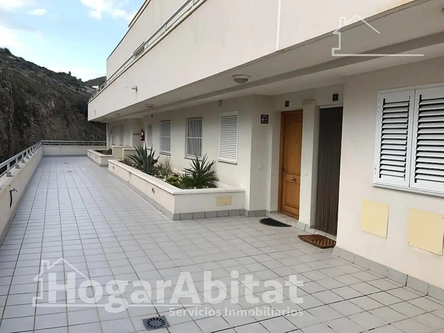 Vista exterior de Casa o xalet en venda en Carboneras amb Aire condicionat, Terrassa i Piscina comunitària