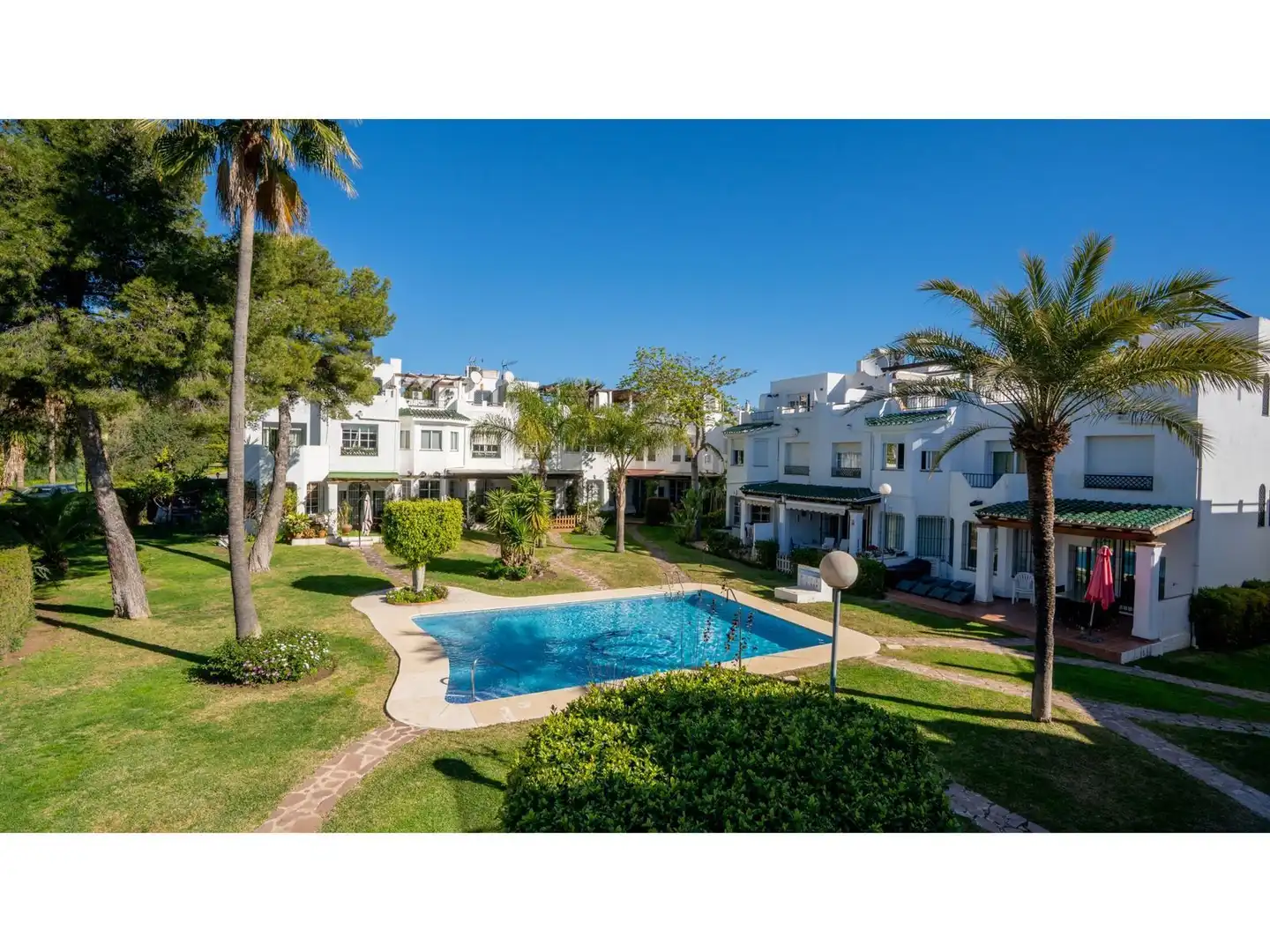 Adossat amb piscina en venda a Nueva Andalucía, imagen 5