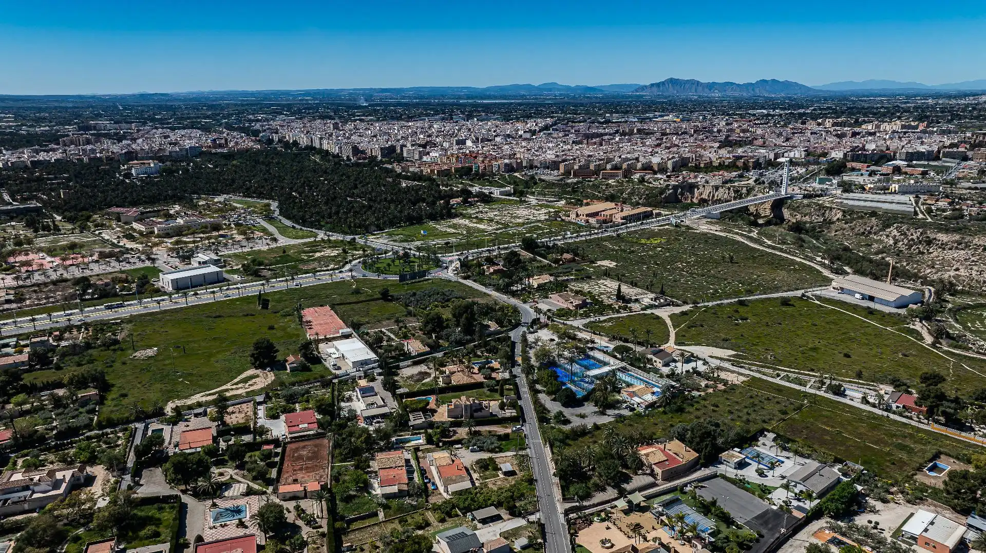 Casa o chalet en venta en Elche / Elx con Aire acondicionado, Jardín privado y Terraza