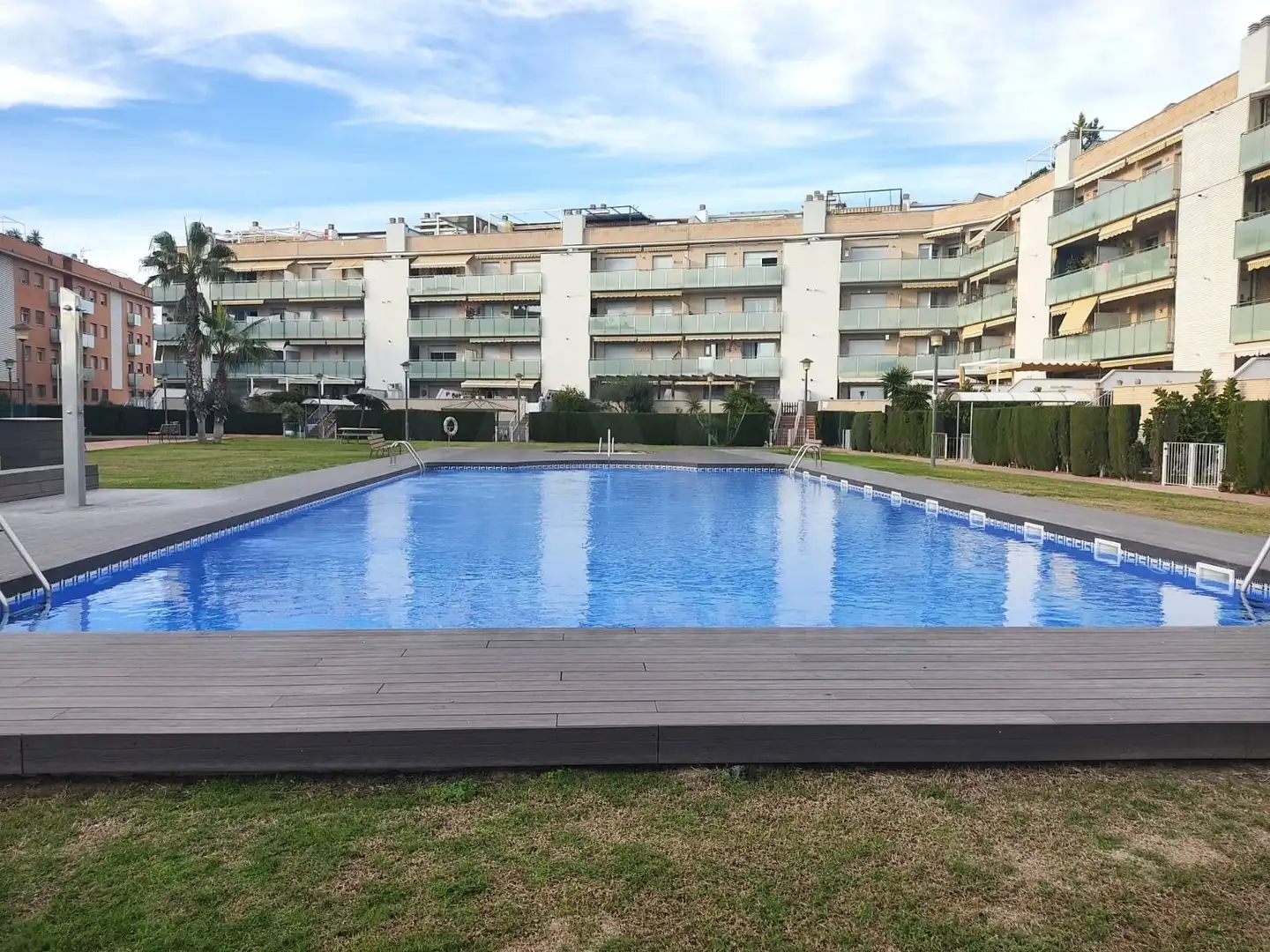 Piscina de Pis en venda en Cubelles amb Aire condicionat, Calefacció i Terrassa