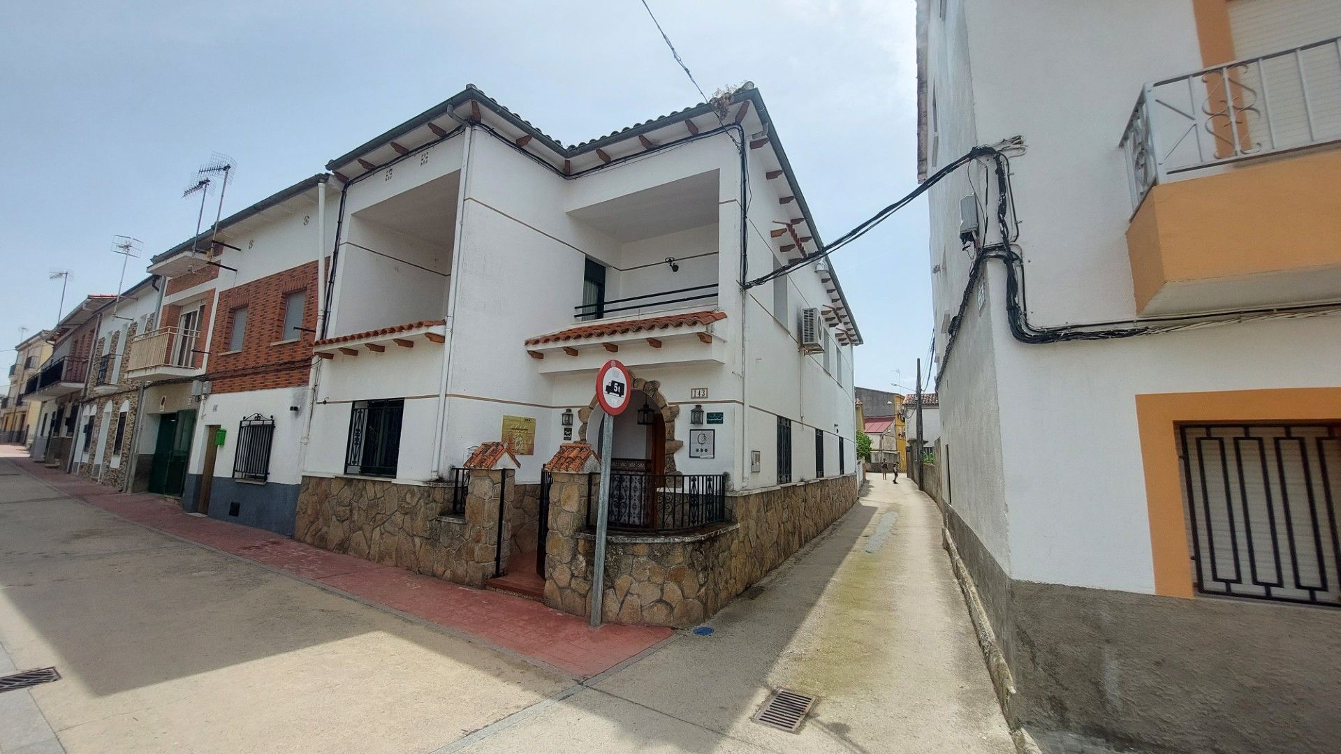 Vista exterior de Casa o xalet en venda en Zarza de Granadilla amb Aire condicionat, Calefacció i Moblat