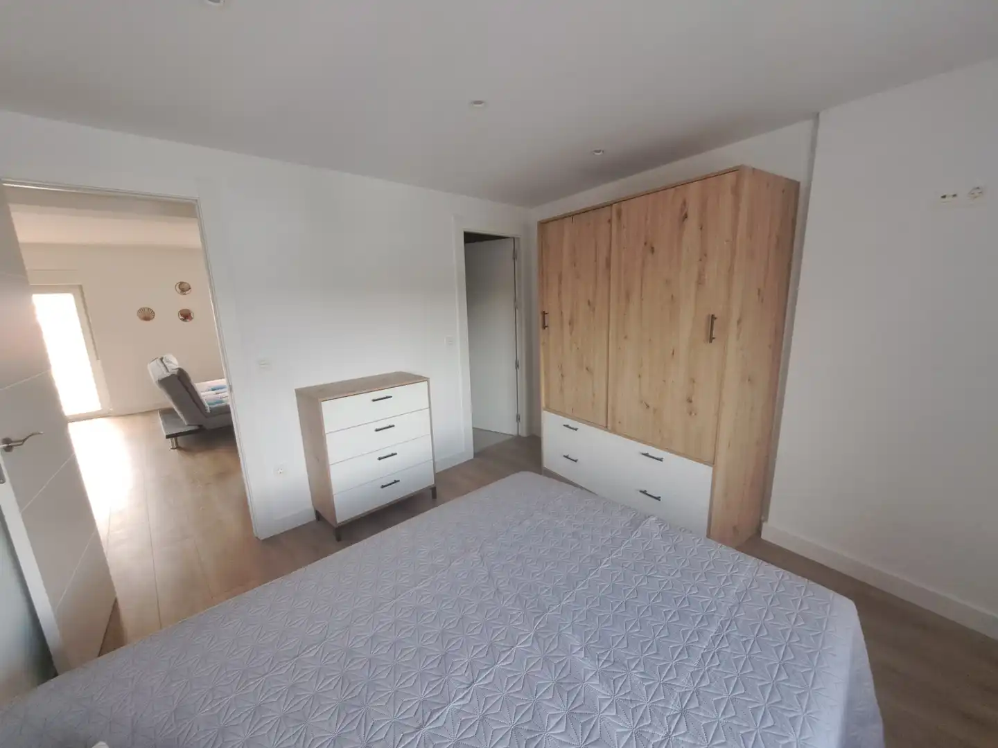 Habitación de Apartamento de alquiler en Sariegos con Calefacción, Parquet y Amueblado