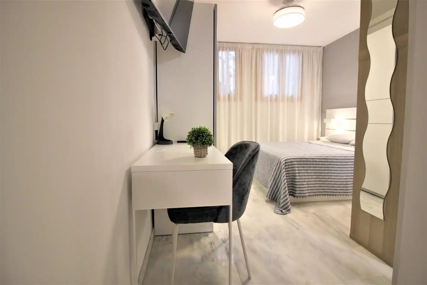 Bedroom of Flat for rent in Almería  with Air Conditioner, Furnished and Internet