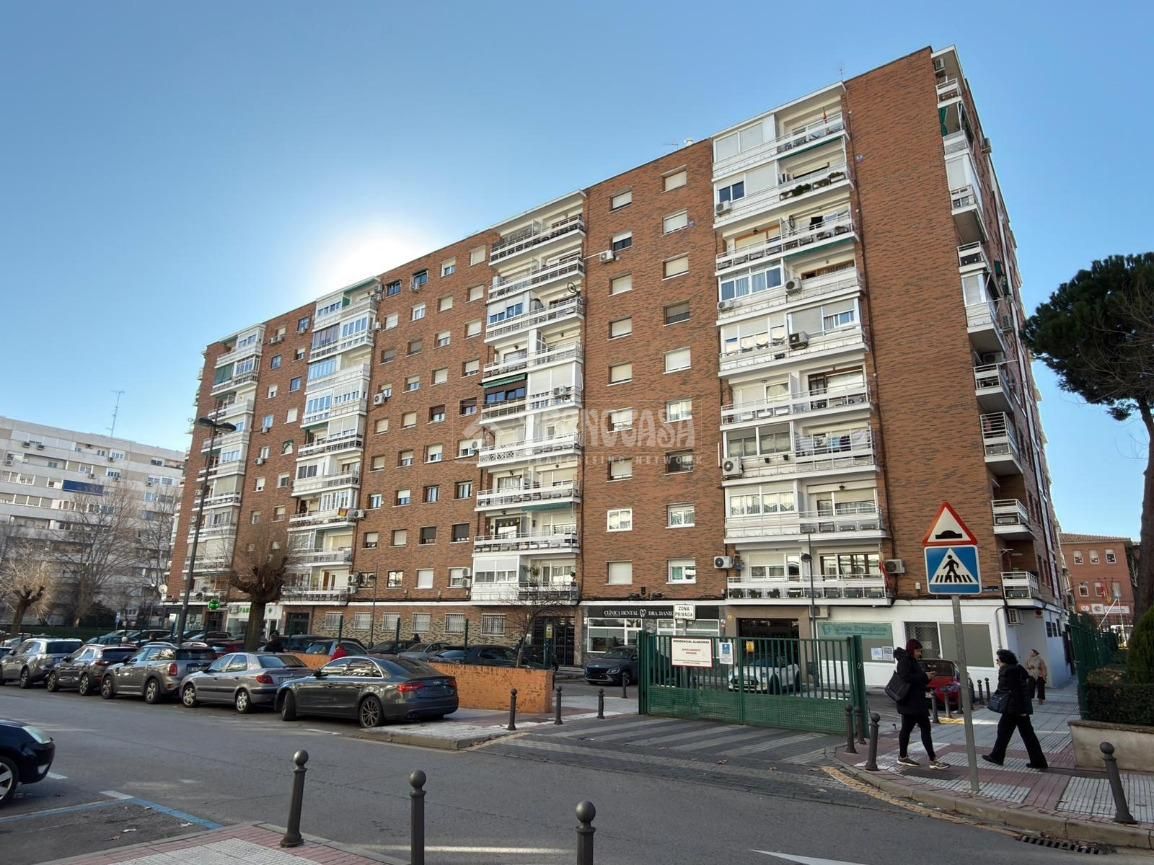 Vista exterior de Pis en venda en Alcorcón amb Aire condicionat, Calefacció i Terrassa