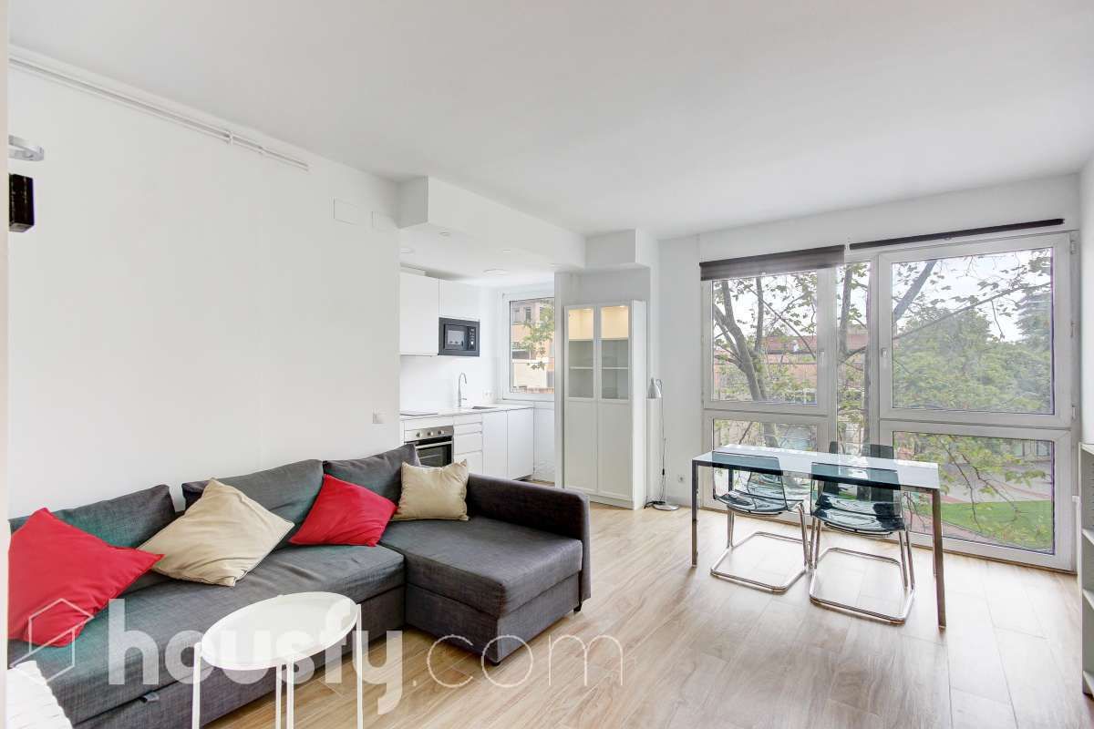 Sala d'estar de Pis de lloguer en  Barcelona Capital amb Calefacció, Traster i Moblat