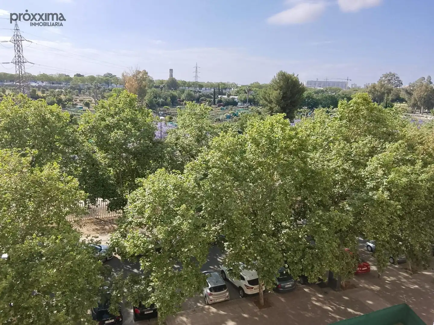 Exterior view of Flat for sale in Sevilla  with Air Conditioner, Terrace and Community pool