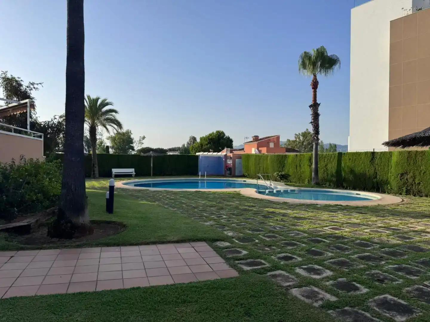 Swimming pool of Apartments for rent in Oliva  with Air Conditioner, Swimming Pool and Balcony