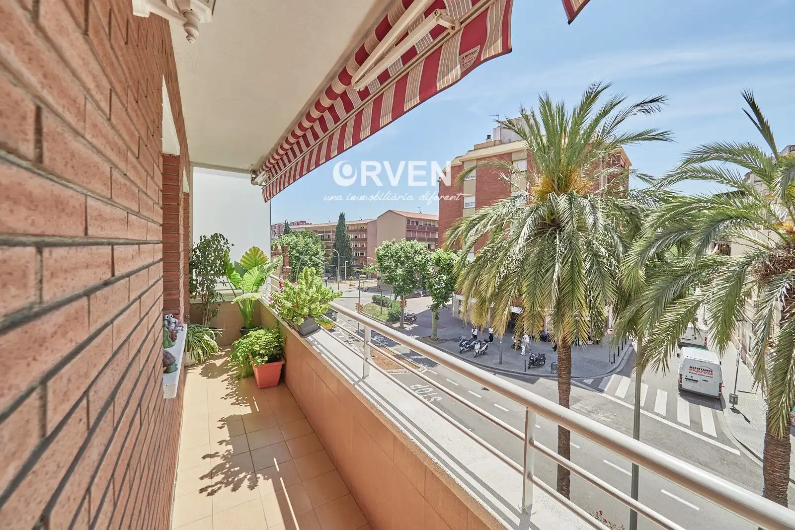 Außenansicht von Wohnung zum Verkauf in L'Hospitalet de Llobregat mit Klimaanlage, Heizung und Terrasse
