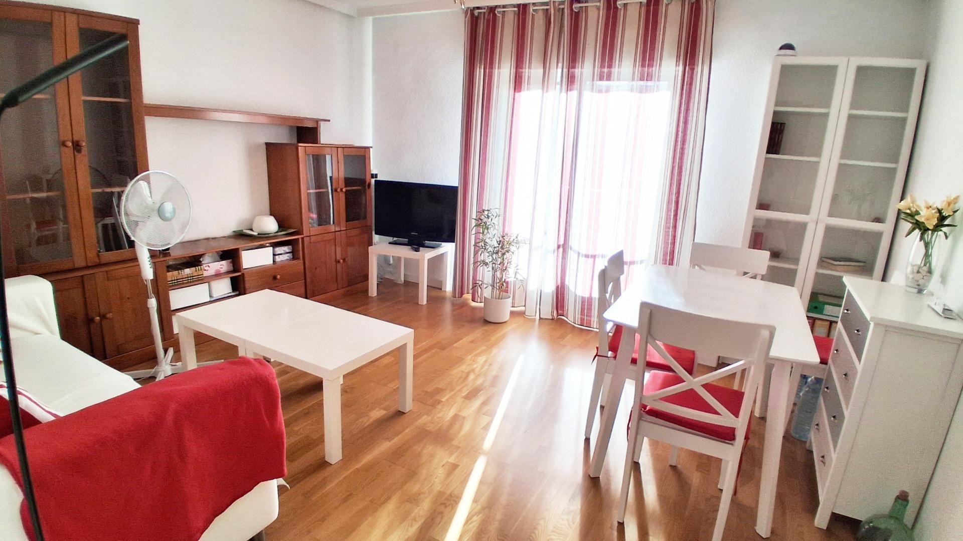 Living room of Flat for sale in Salamanca Capital  with Storage room, Balcony and Alarm