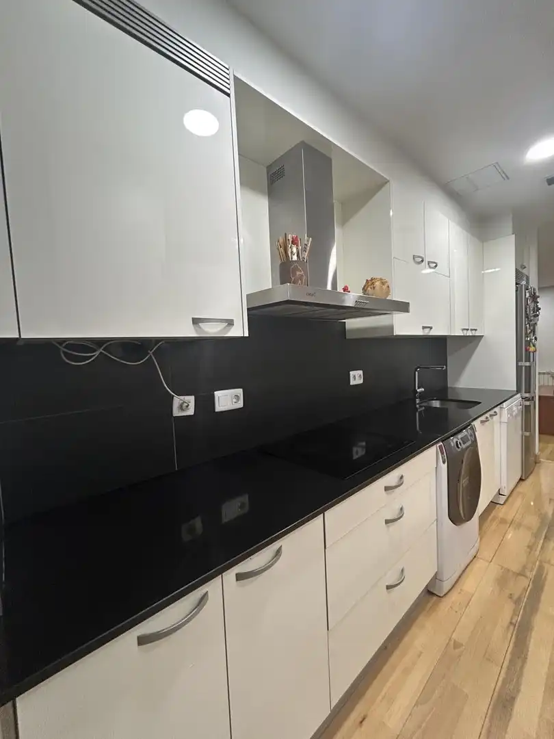 Erdgeschosswohnung mit Aufzug zum Verkauf in Calle Magallón, imagen 2