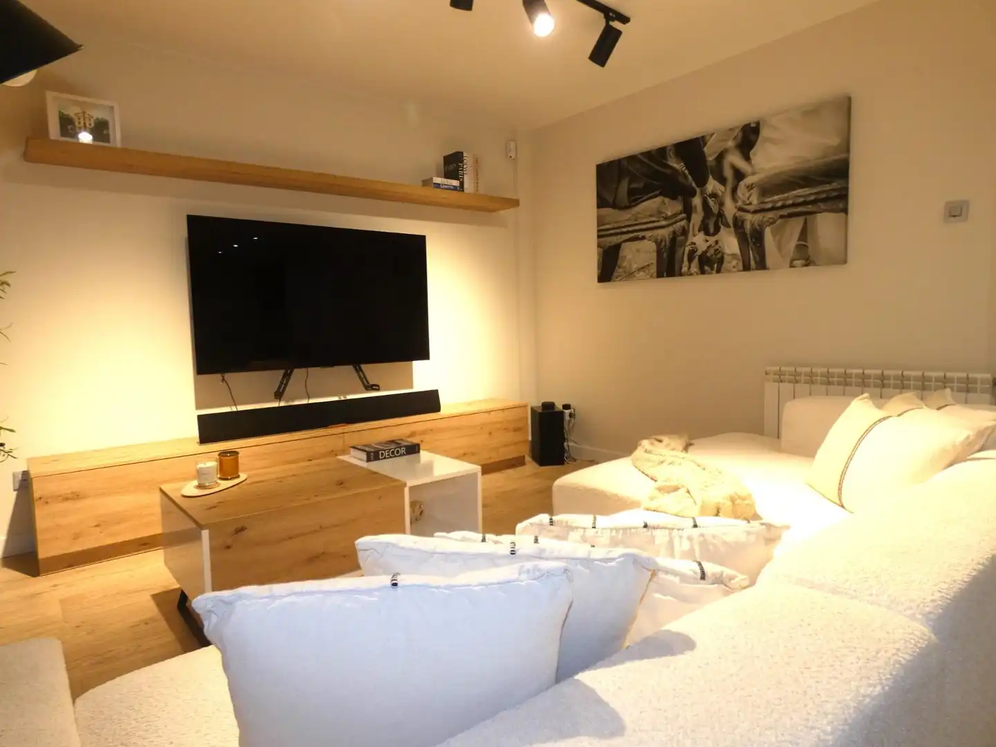 Bedroom of Detached homes for sale in Utebo  with Air Conditioner, Heating and Private garden