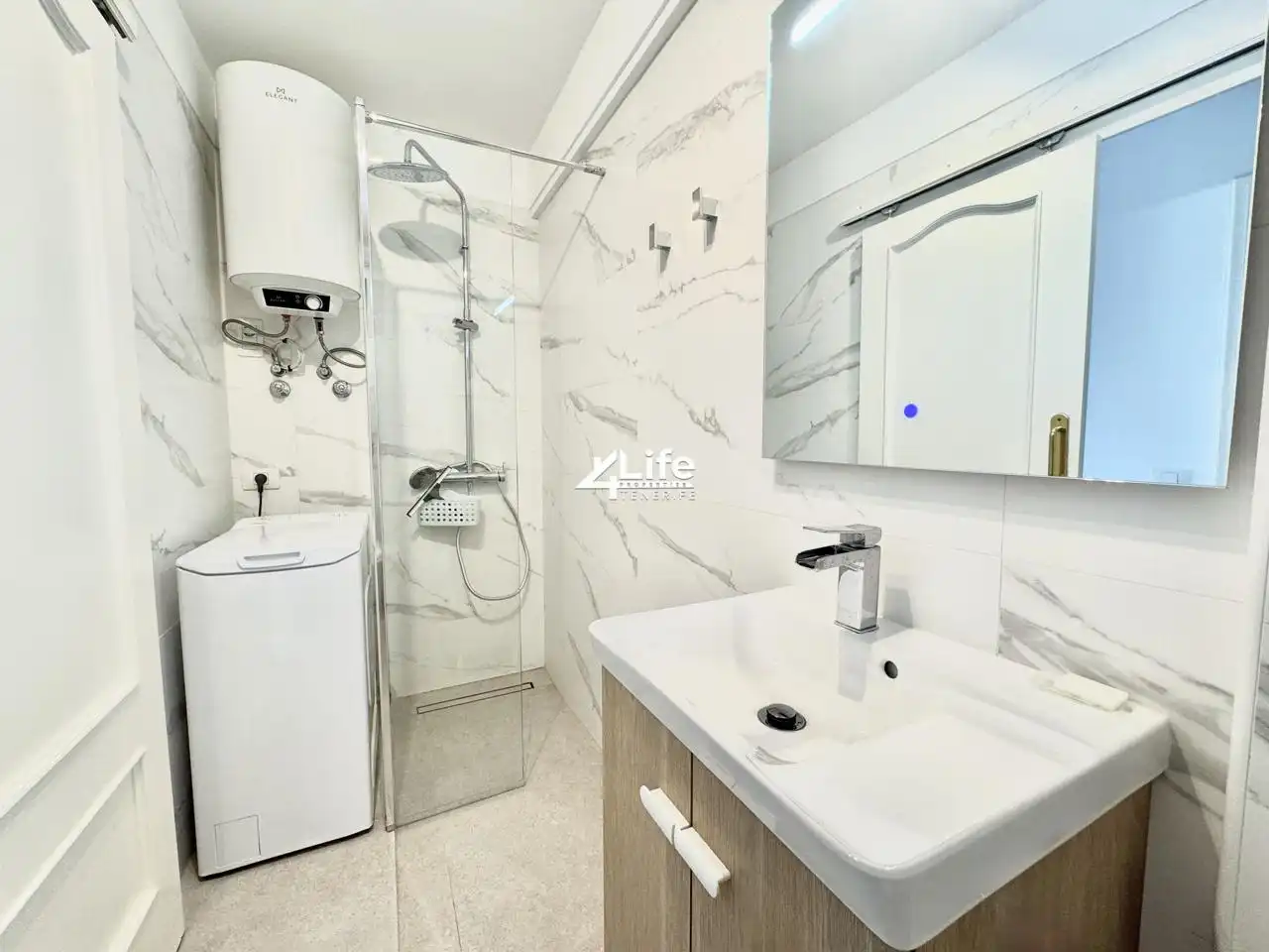 Baño de Apartamento en venta en Arona con Terraza, Amueblado y Balcón