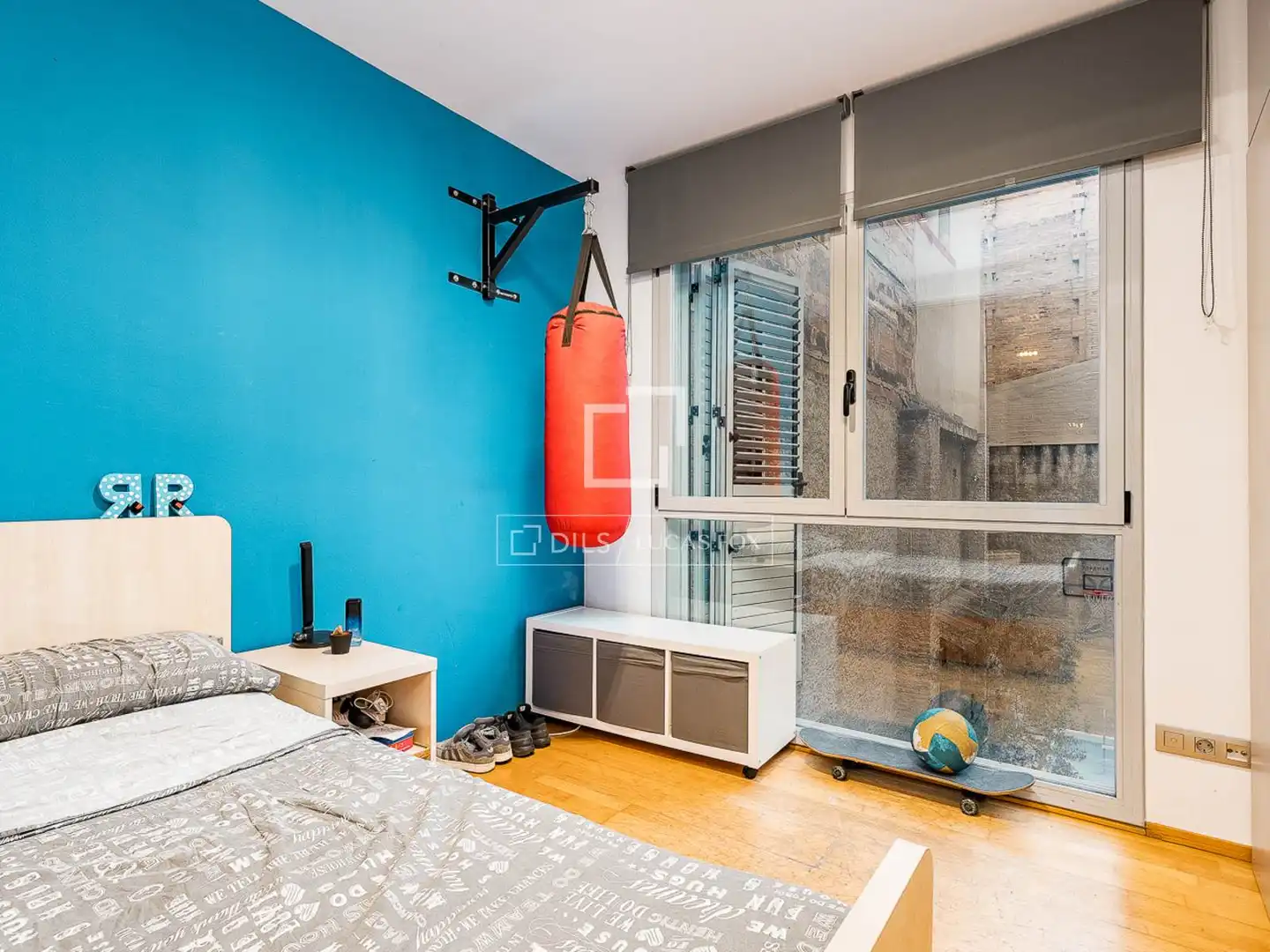 Dormitori de Casa o xalet en venda en Barcelona amb Aire condicionat, Terrassa i Piscina