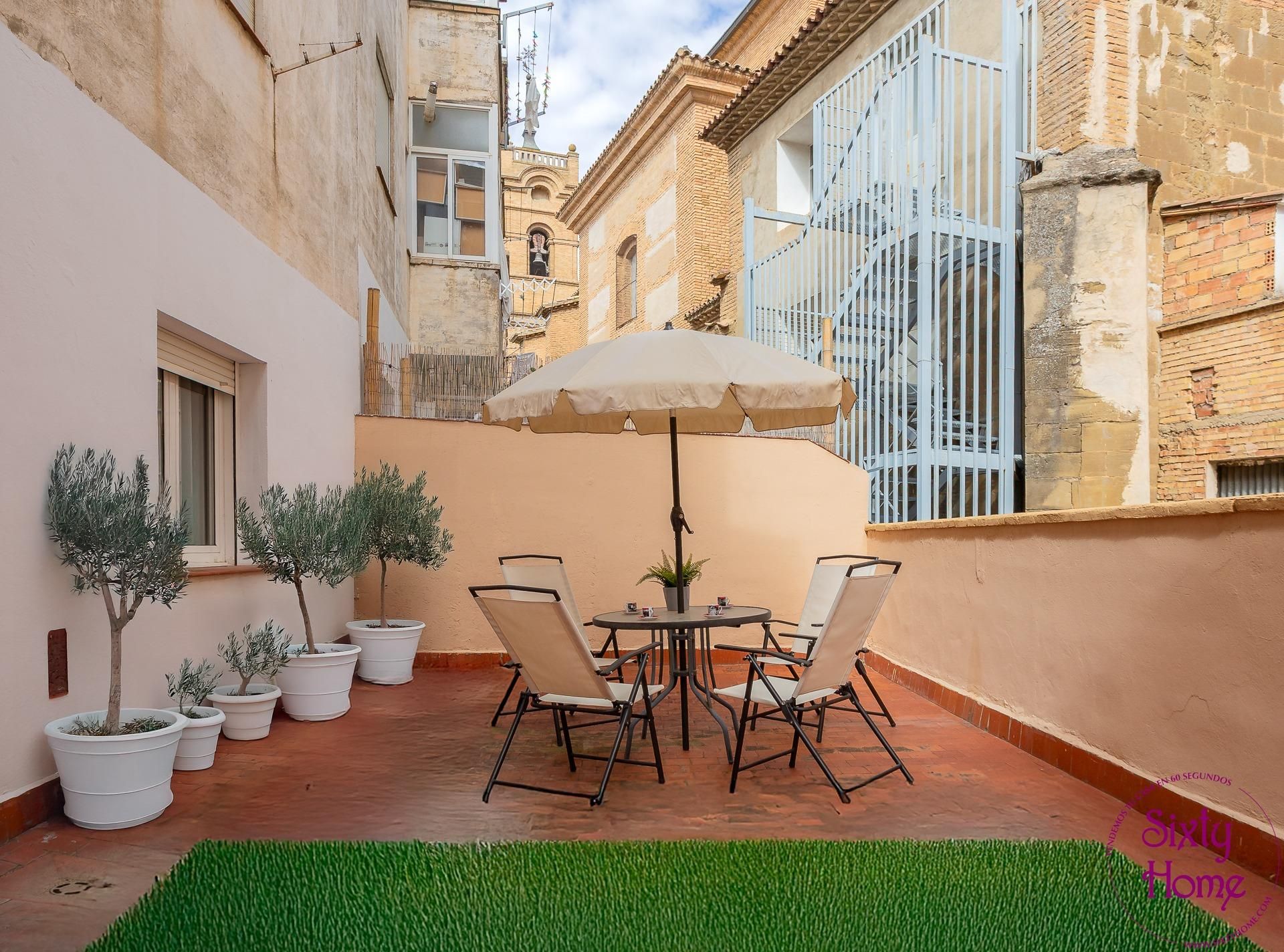 Terrassa de Pis en venda en  Huesca Capital amb Parquet