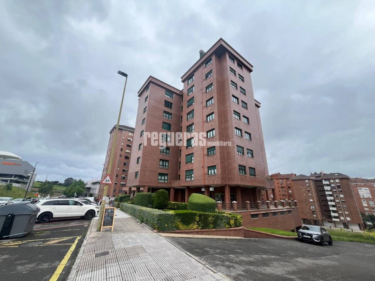 Flat for sale in Fuero de Avilés, El Carbayedo - El Quirinal