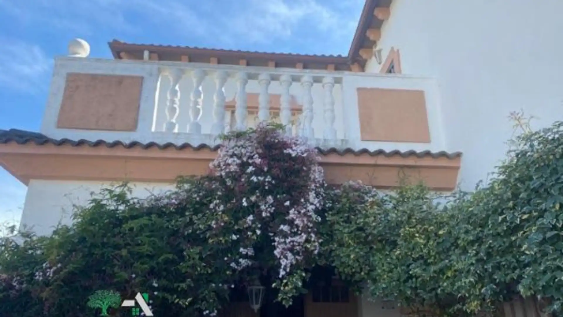 Vista exterior de Casa o chalet en venta en Canena con Aire acondicionado, Terraza y Balcón