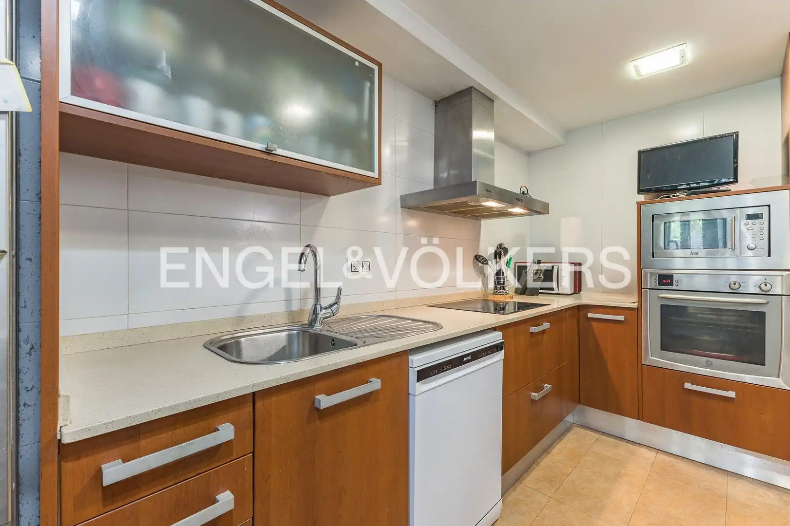 Cocina de Dúplex en venta en Sant Just Desvern con Aire acondicionado, Calefacción y Jardín privado
