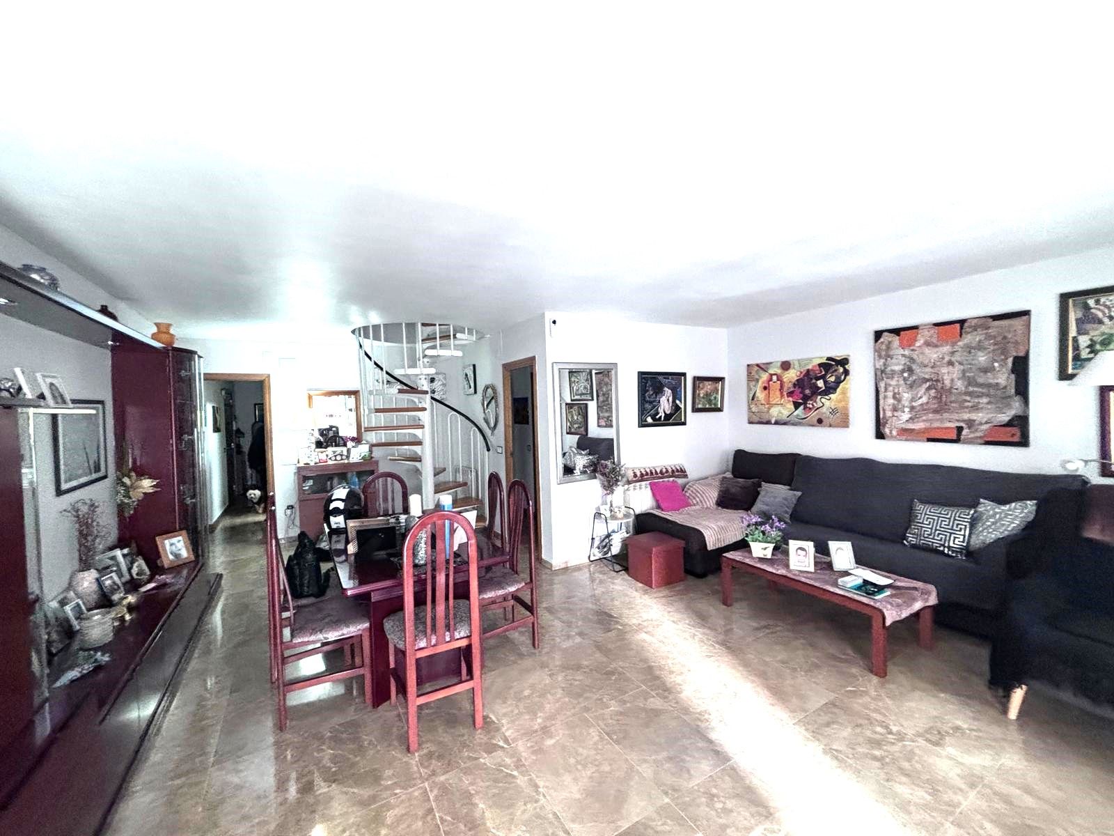 Sala de estar de Piso en venta en L'Hospitalet de Llobregat con Aire acondicionado, Calefacción y Balcón