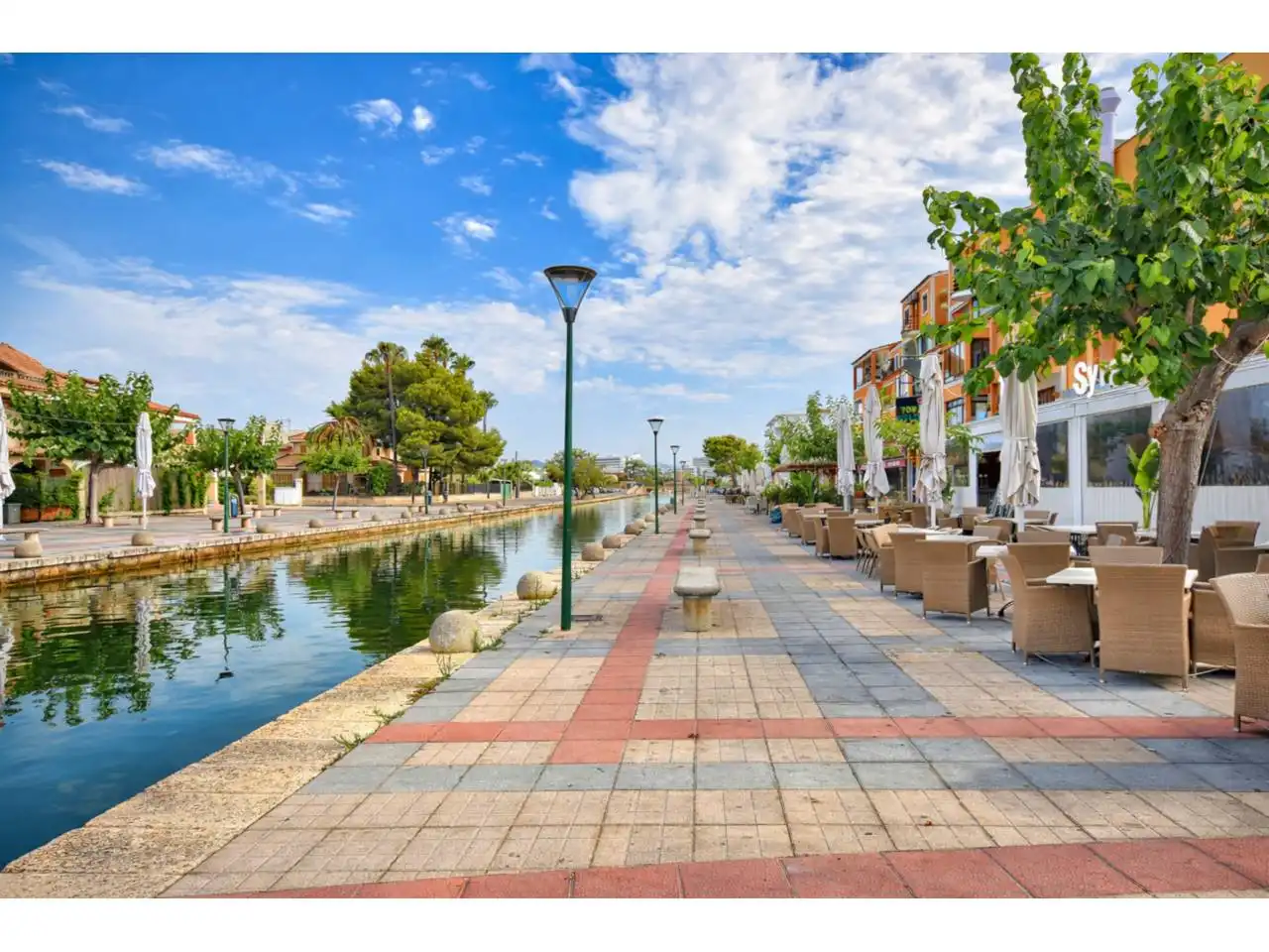 Vista exterior de Àtic en venda en Alcúdia amb Aire condicionat, Terrassa i Moblat