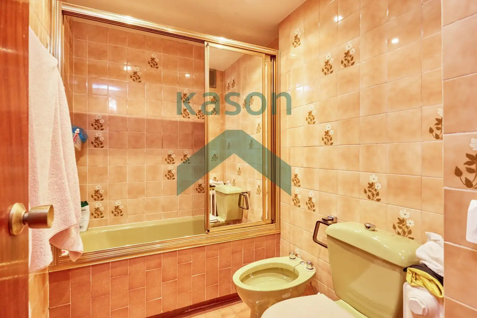 Baño de Piso de alquiler en Madrid con Calefacción, Terraza y Amueblado
