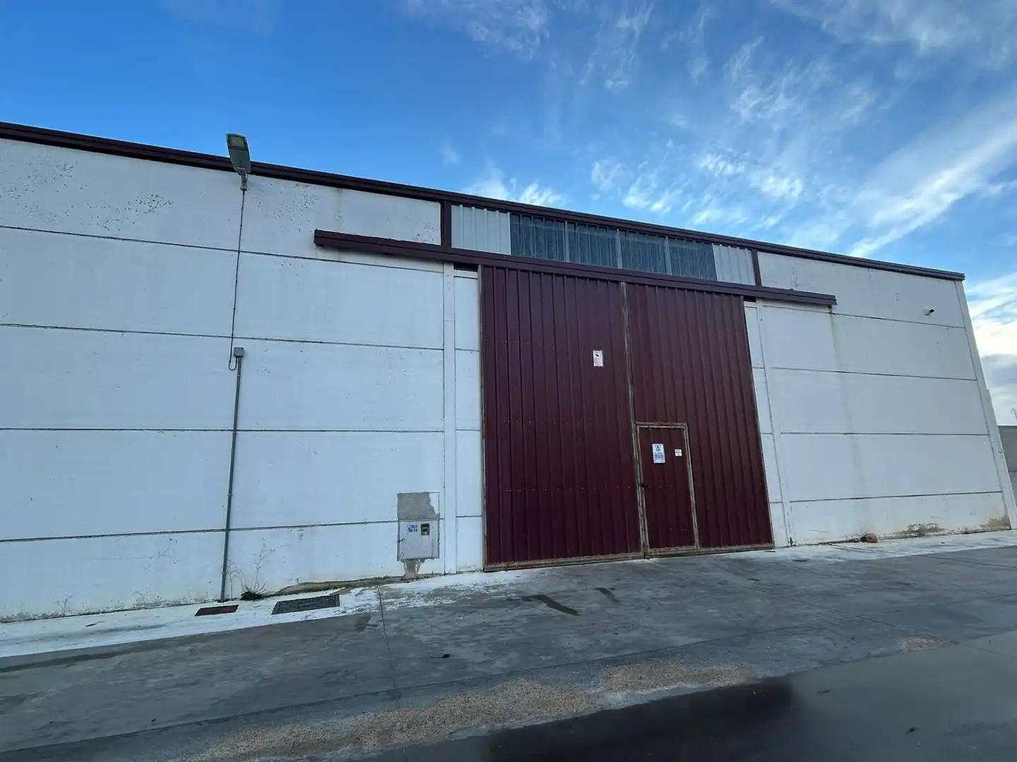 Exterior view of Industrial buildings for sale in Calvarrasa de Abajo