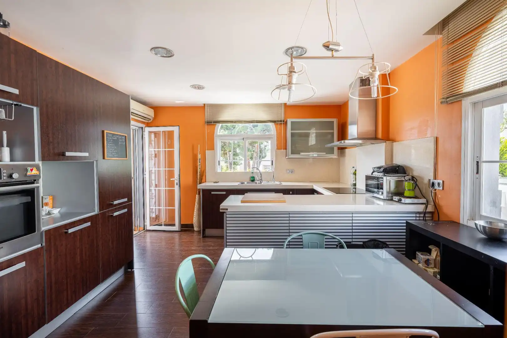 Cocina de Casa o chalet en venta en Roquetas de Mar con Aire acondicionado, Calefacción y Jardín privado