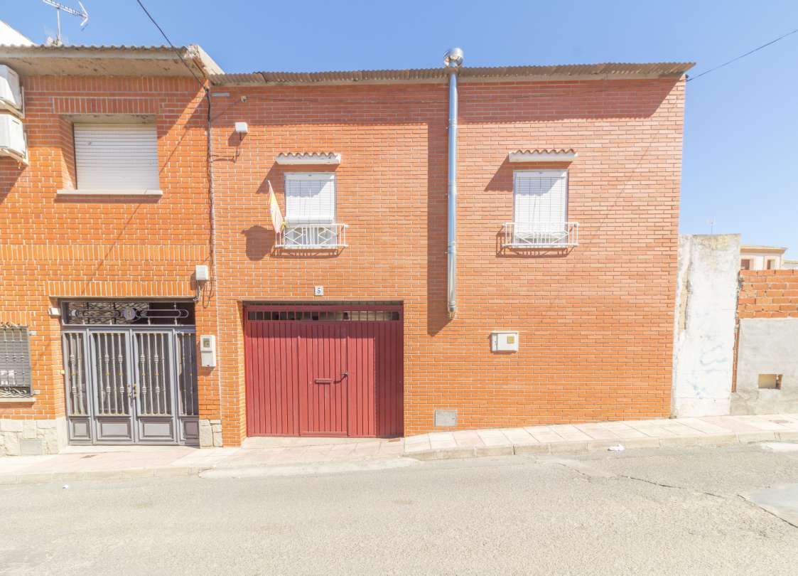 Exterior view of House or chalet for sale in Recas  with Heating and Storage room