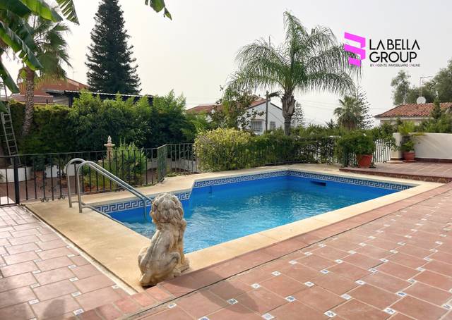 Casa-chalet en Venta en Calle Oloroso en Manantiales - Lagar - Cortijo