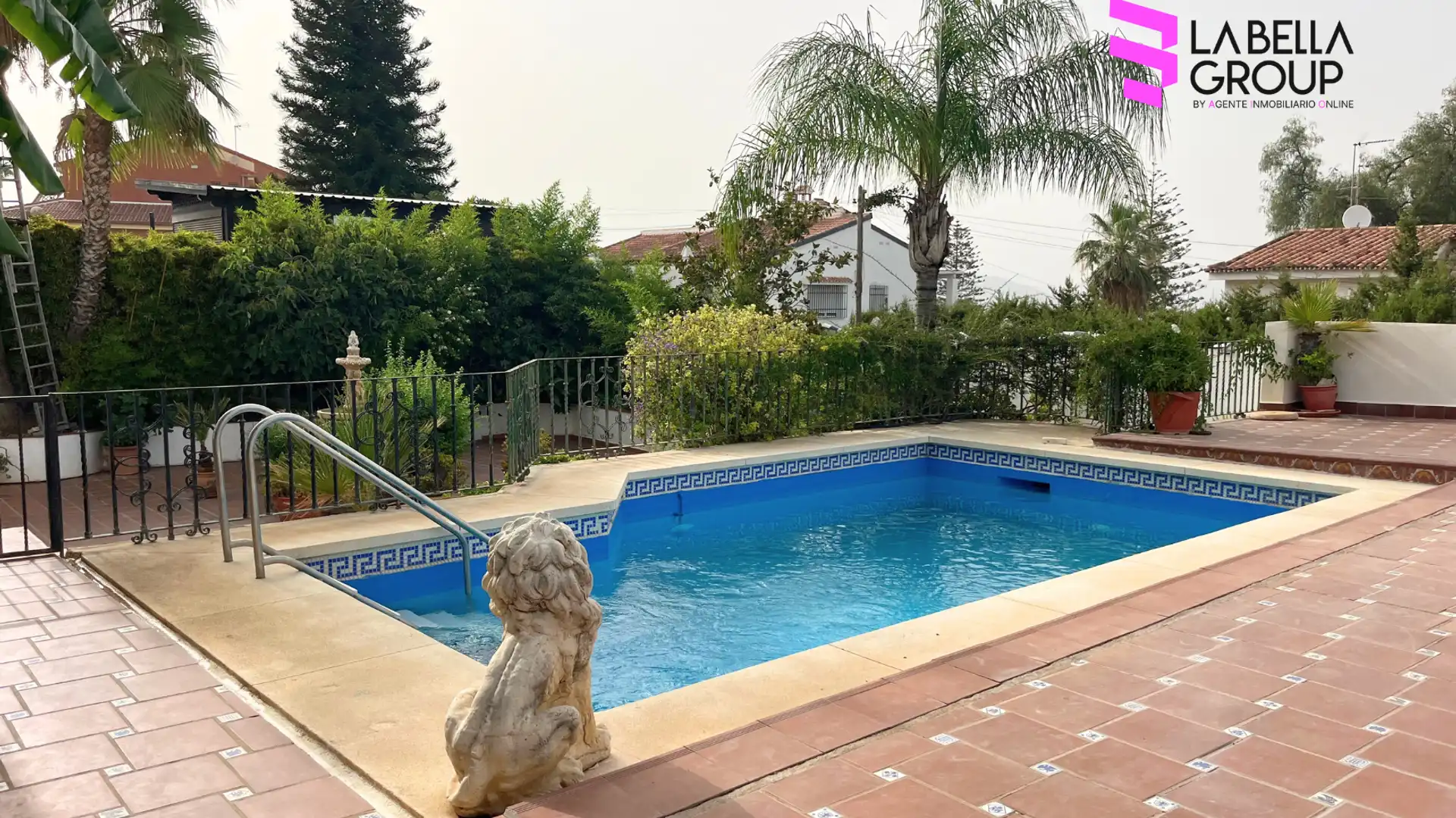 Swimming pool of Houses for sale in Alhaurín de la Torre  with Air Conditioner, Private garden and Terrace