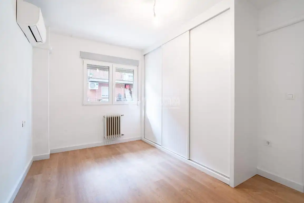 Schlafzimmer von Wohnung zum Verkauf in Granada