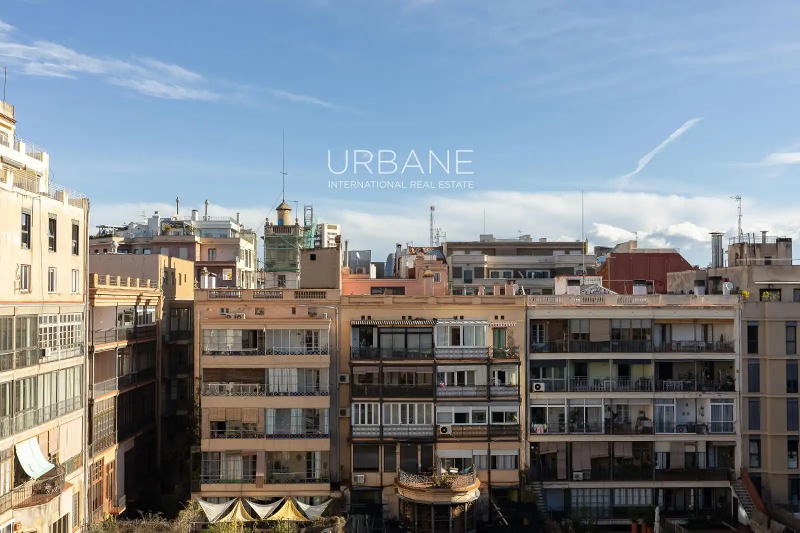 Vista exterior de Ático en venta en Barcelona con Aire acondicionado, Calefacción y Terraza