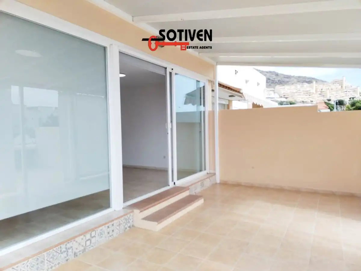 Casa o chalet de alquiler en AVENIDA KURT KONRAD, Playa Fañabé Alto