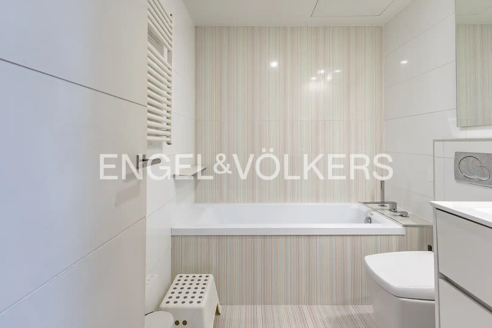 Bathroom of Detached homes for sale in Ripollet  with Air Conditioner, Heating and Private garden