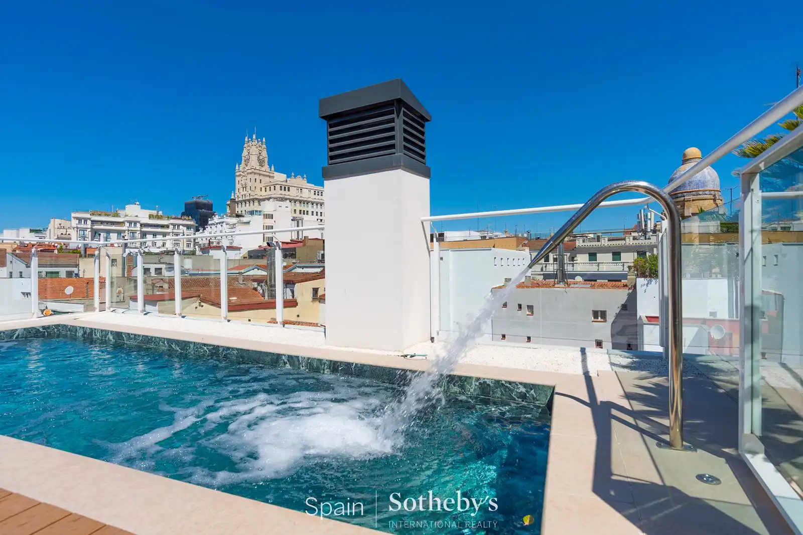 Piscina de Apartamento en venta en Madrid con Aire acondicionado, Calefacción y Terraza