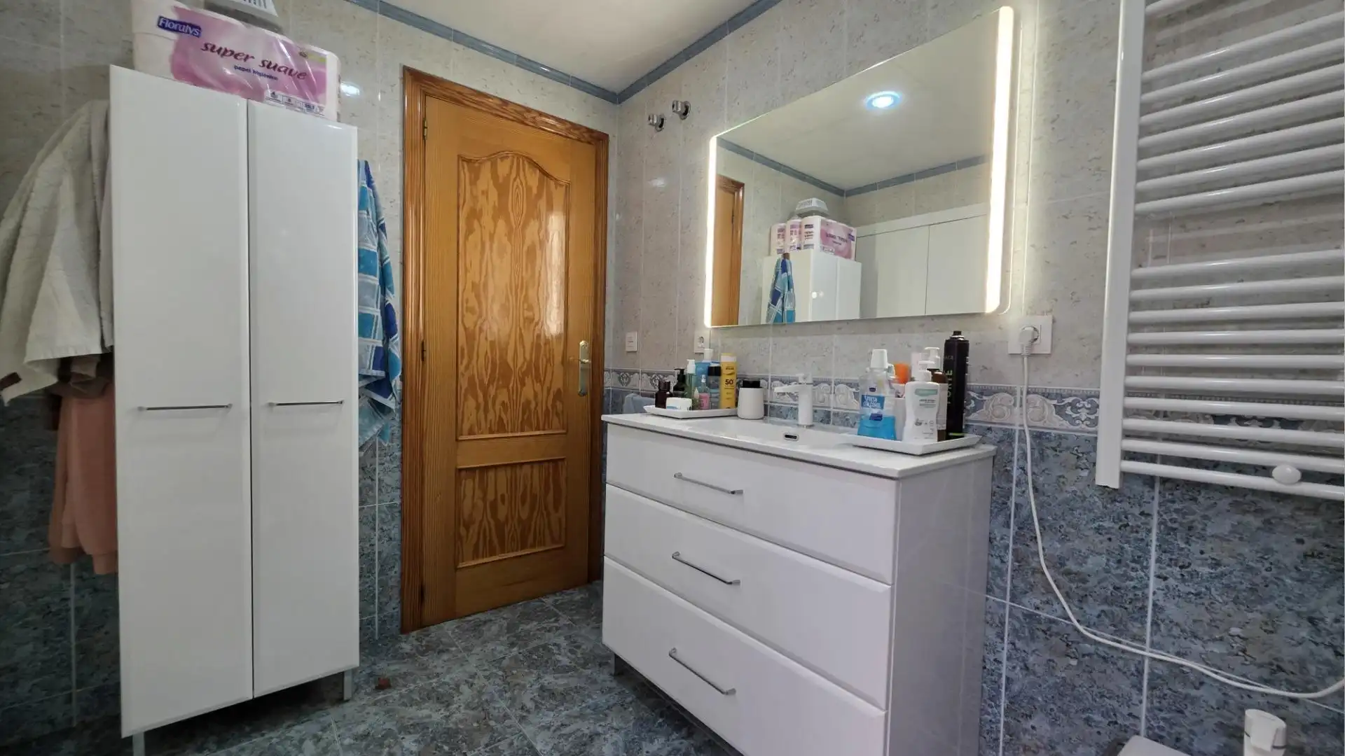 Baño de Piso en venta en Alicante / Alacant con Aire acondicionado, Calefacción y Amueblado