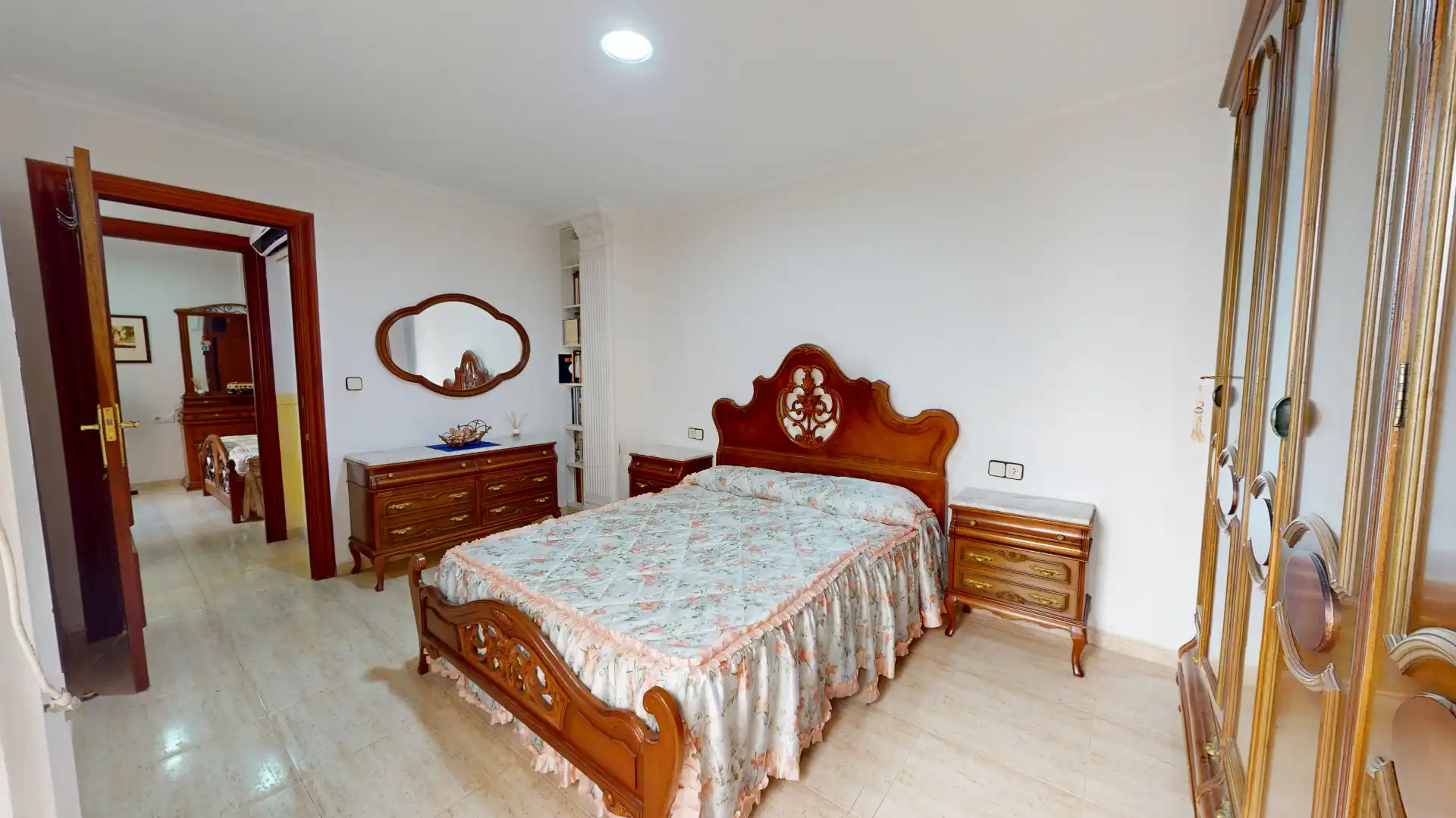 Dormitori de Casa adosada en venda en Elda amb Aire condicionat, Terrassa i Traster