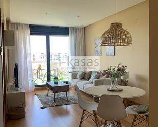 Sala d'estar de Apartament de lloguer en Jerez de la Frontera amb Aire condicionat, Terrassa i Piscina
