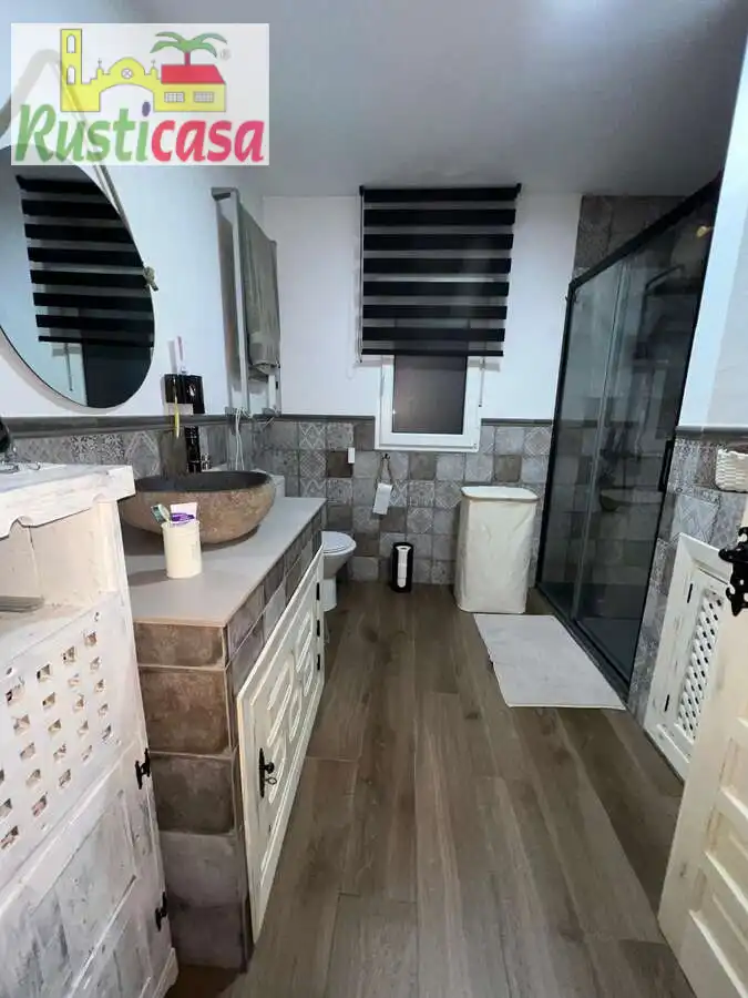 Bany de Casa o xalet en venda en Baños de la Encina amb Terrassa i Balcó