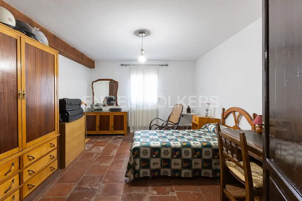 Habitación de Casa o chalet en venta en Paterna con Aire acondicionado, Calefacción y Jardín privado