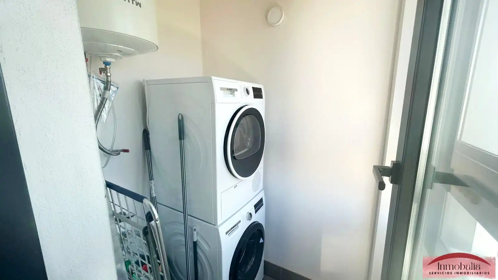 Flat for rent in Sevilla  with Air Conditioner, Terrace and Furnished