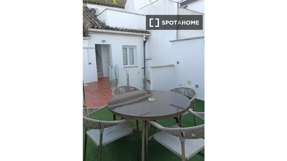 Terrasse von Wohnung zur untervermieten in Córdoba mit Klimaanlage, Terrasse und Möbliert