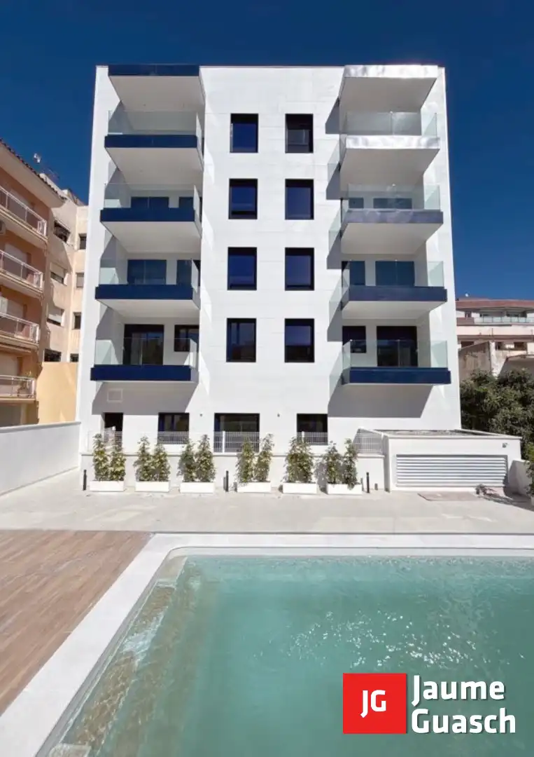 Vista exterior de Àtic en venda en Torredembarra amb Calefacció, Parquet i Terrassa
