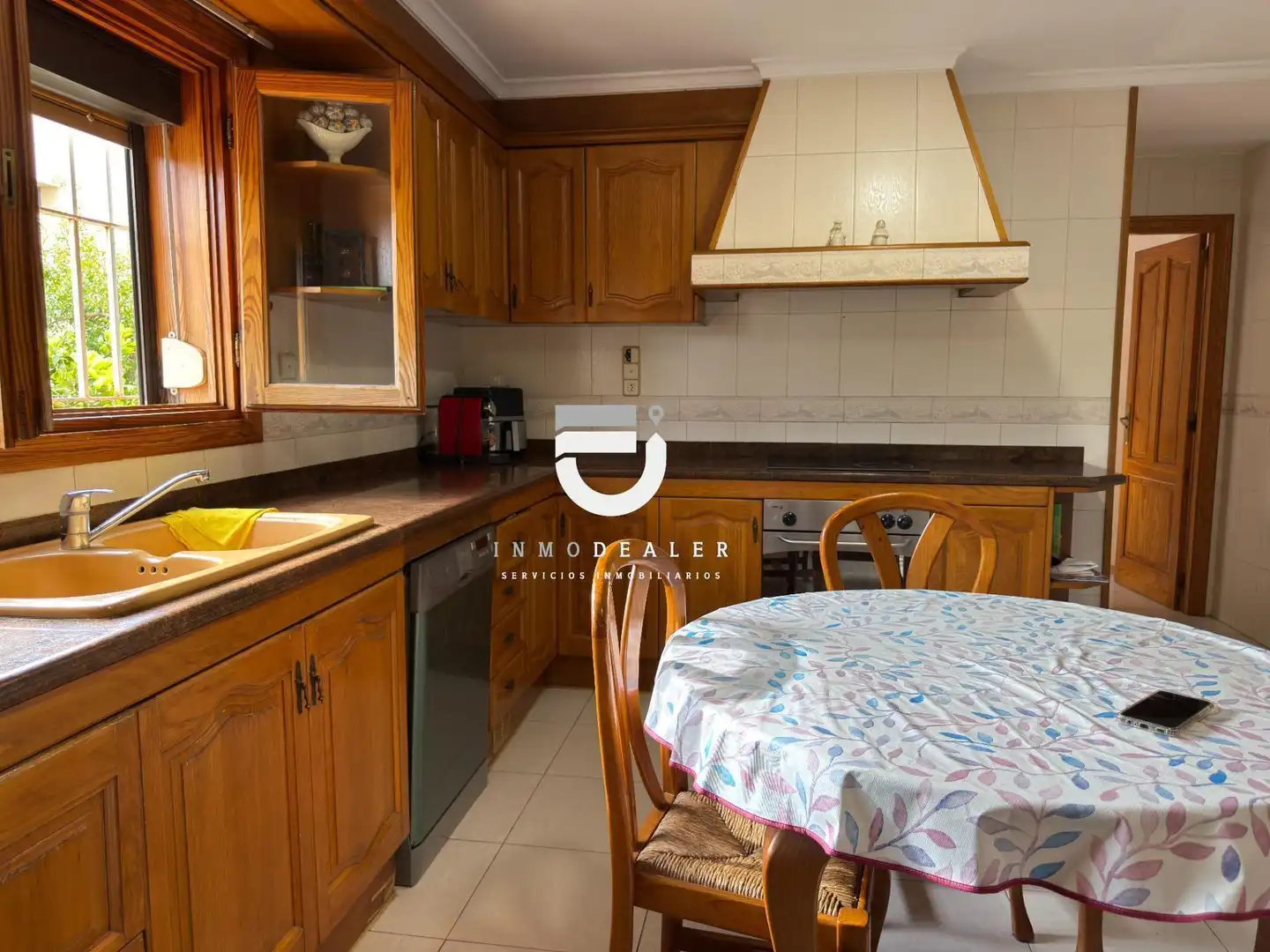 Cuina de Casa o xalet en venda en Oliva amb Jardí privat, Terrassa i Piscina