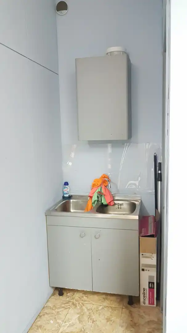 Baño de Oficina de alquiler en Torrejón de Ardoz con Aire acondicionado
