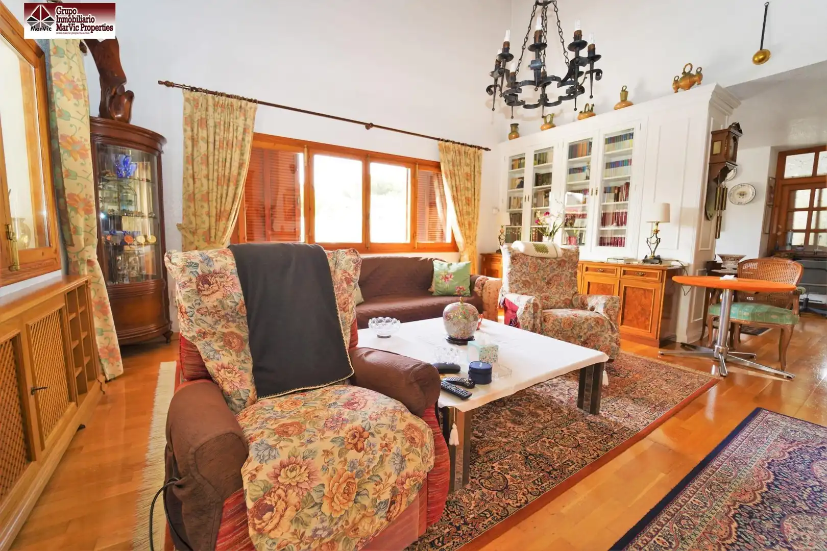 Sala de estar de Casa o chalet en venta en Benidorm con Calefacción, Jardín privado y Terraza