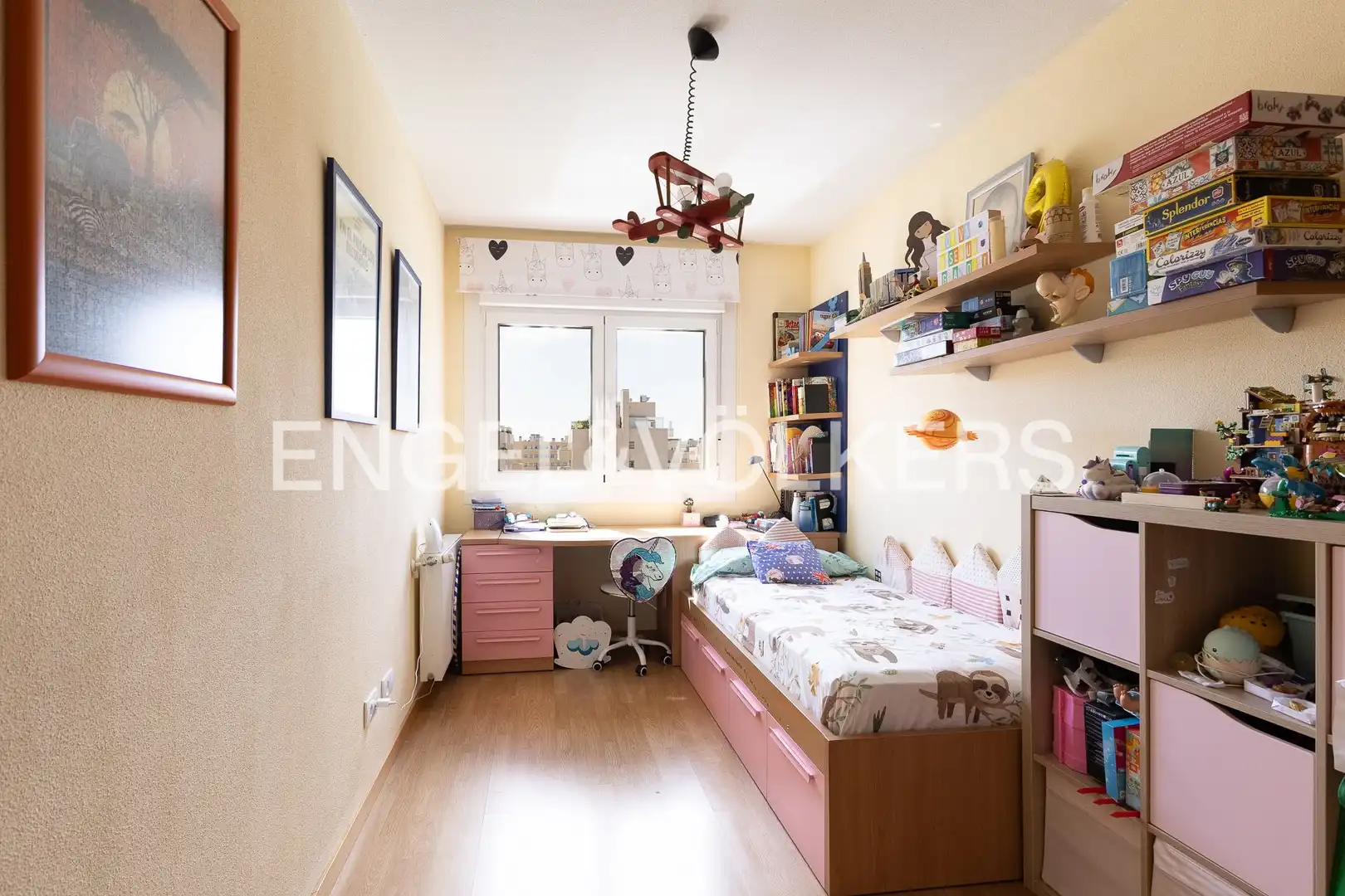 Bedroom of Flat for sale in Madrid  with Air Conditioner, Heating and Storage room