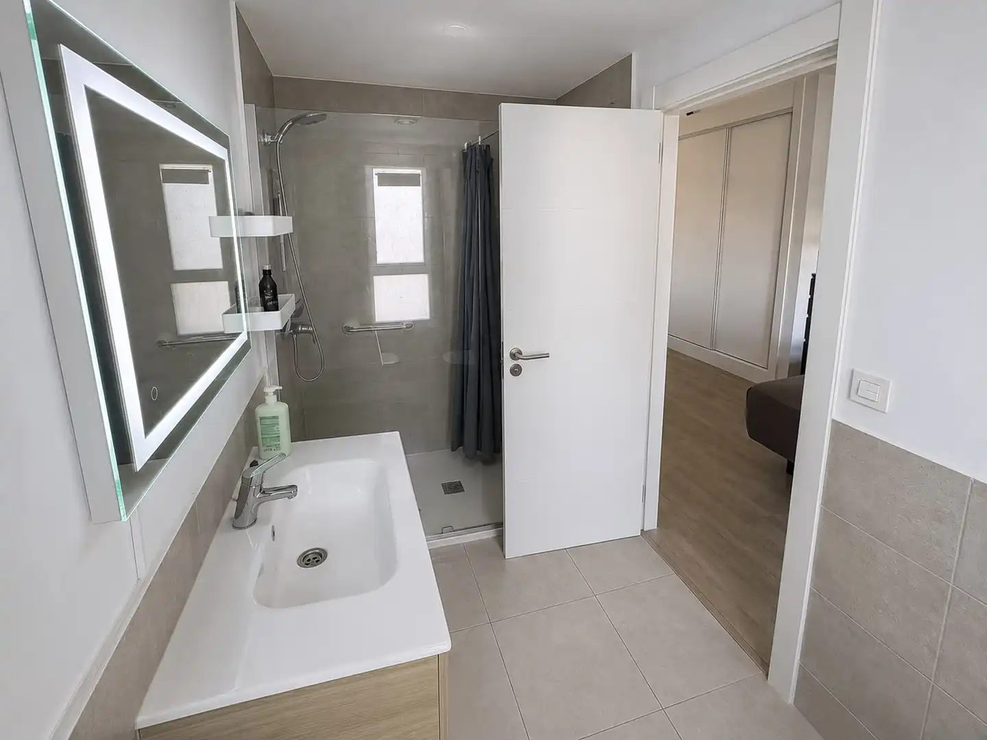 Baño de Piso en venta en Sevilla con Trastero