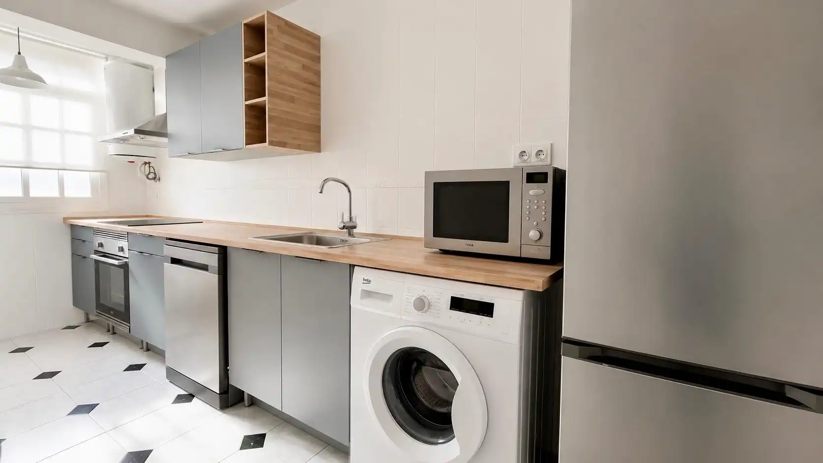 Kitchen of Flat for rent in Valencia  with Air Conditioner, Furnished and Balcony