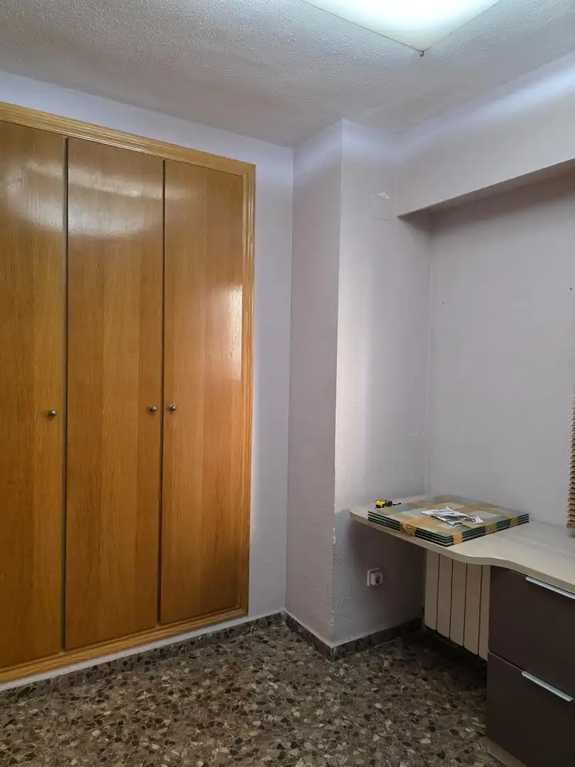 Bedroom of Flat for rent in Valencia  with Heating